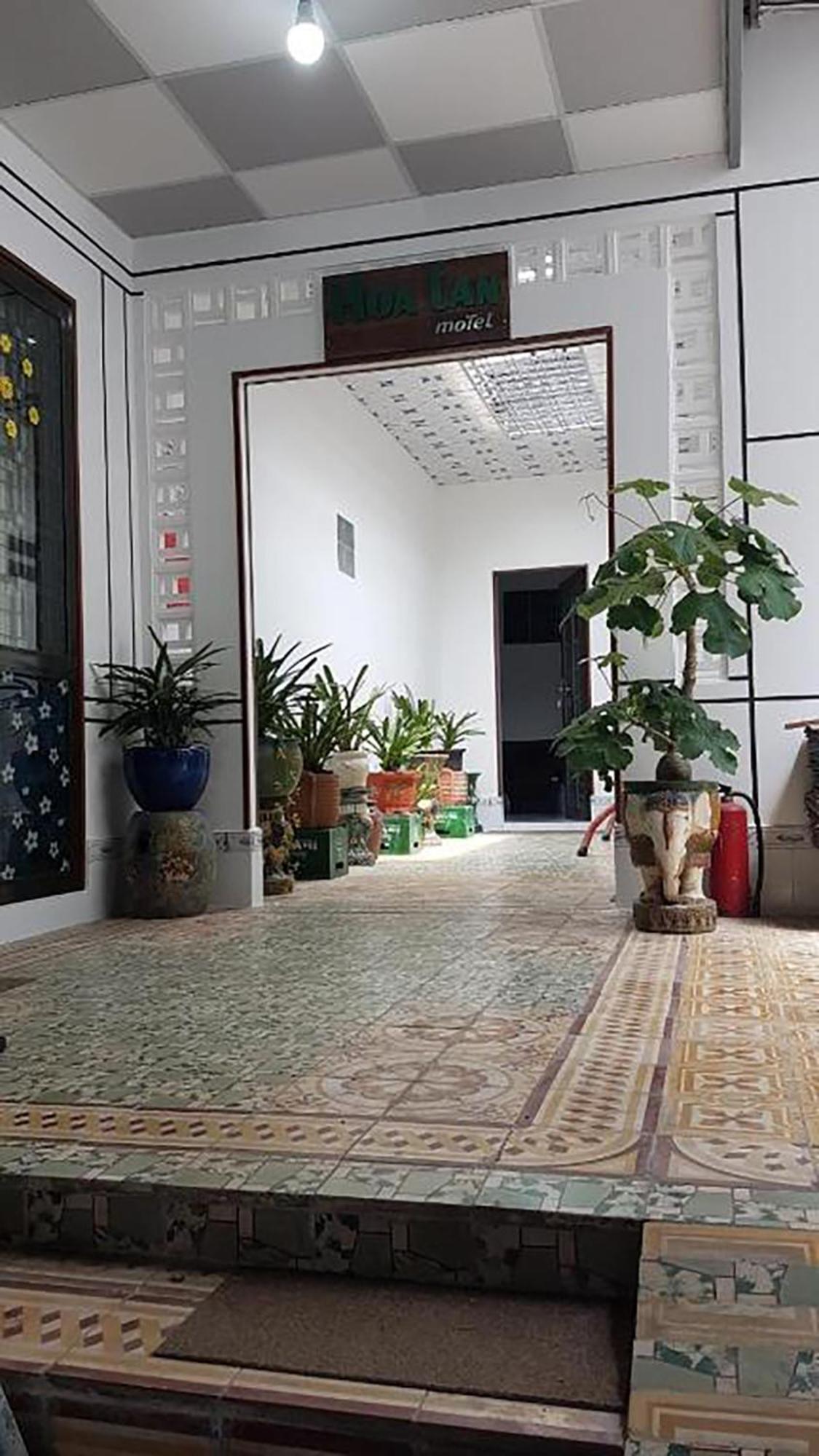 Hoa Lan Motel & Homestay Giong Tu Dien エクステリア 写真